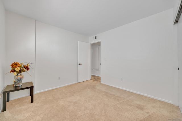 4055 Falcon St, San Diego CA: https://media.crmls.org/mediaz/dfeaaebb-ccd3-4979-be16-a9de1835e5cb.jpg