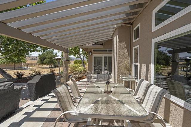 5636 Sundown Lane, Tres Pinos CA: https://media.crmls.org/mediaz/dfeac4e6-bcdd-449c-9528-6615b9b861df.jpg