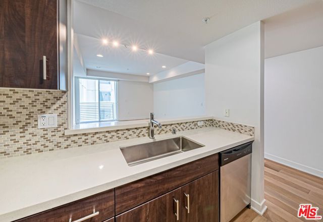 436 S Virgil Avenue, Los Angeles CA: https://media.crmls.org/mediaz/dfeb4c61-7cbf-4b5c-8b3b-d9d96627363a.jpg
