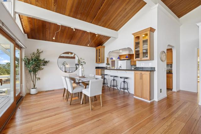 2140 Pullman Ave, Belmont CA: https://media.crmls.org/mediaz/dfec0f87-154a-4068-8aab-ce6dac058bdd.jpg