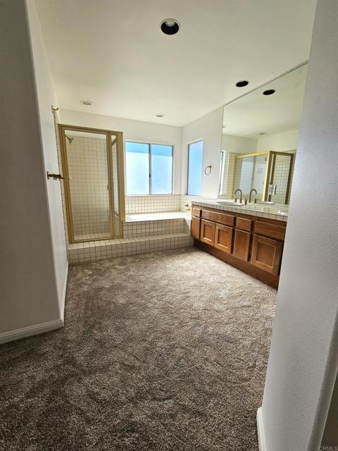 Detail Gallery Image 2 of 25 For 4515 Ocean Valley Ln, San Diego,  CA 92130 - 6 Beds | 3 Baths