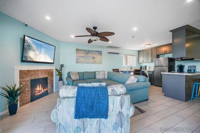 2808 Bayside Walk, San Diego CA: https://media.crmls.org/mediaz/dfecbe4c-ce7e-469f-8d08-a99033ffa37d.jpg