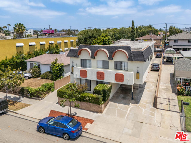 3826 Prospect Avenue, Culver City CA: https://media.crmls.org/mediaz/dfed47e9-013f-44a5-83bf-2a0bdd866f4e.jpg