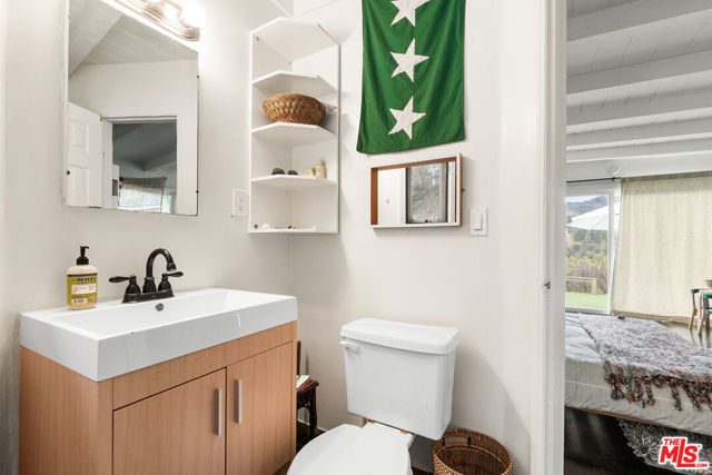 2316 Laurelmont Place, Los Angeles CA: https://media.crmls.org/mediaz/dfed48e7-db8e-44bd-8b57-30b9daadc484.jpg