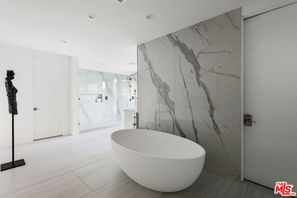 MLS #25629815 image #24