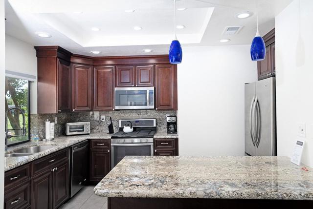 28700 Taos Court, Cathedral City CA: https://media.crmls.org/mediaz/dfee3fcd-3f42-4e53-bb47-2f14531b4bba.jpg