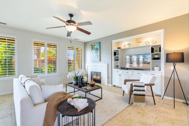 9 Shasta Lake Drive, Rancho Mirage CA: https://media.crmls.org/mediaz/dfee57cc-280a-4ad6-8cae-a016e58585ab.jpg