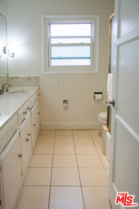 12455 Cumpston Street, Valley Village CA: https://media.crmls.org/mediaz/dfee588d-6f93-4ec9-876a-1ca70870b7ea.jpg