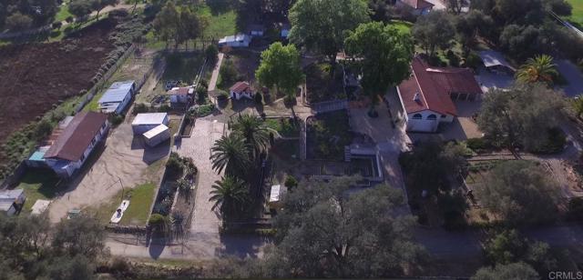 31600 Oak Glen Road, Valley Center CA: https://media.crmls.org/mediaz/dfeeb260-b08e-43c8-bb88-b84b4e131fde.jpg