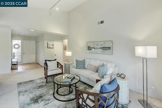 2638 Saklan Indian Dr, Walnut Creek CA: https://media.crmls.org/mediaz/dfef9009-28d3-43ab-a099-62f7c7b1fee2.jpg
