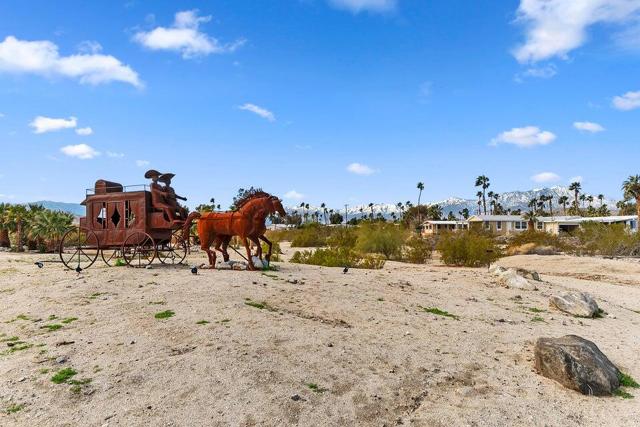 74711 Dillon Road, Desert Hot Springs CA: https://media.crmls.org/mediaz/dff0299c-311c-45cd-916a-f005ab6db2ee.jpg