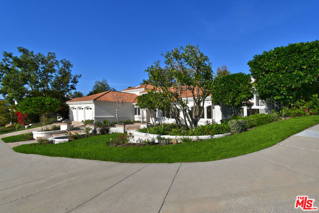 MLS #26858919 image #2