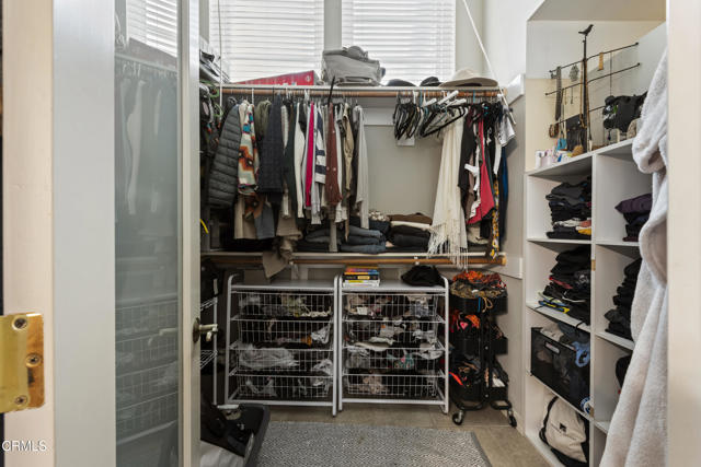 4967 Dekoven St. Street, Ventura CA: https://media.crmls.org/mediaz/dff189fd-f5fe-4795-b9ab-c0c5a2dd65ae.jpg