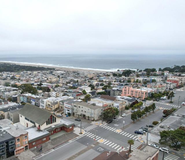 7725 Geary Boulevard, San Francisco CA: https://media.crmls.org/mediaz/dff1df62-a308-4859-8b76-f3d77fe82076.jpg