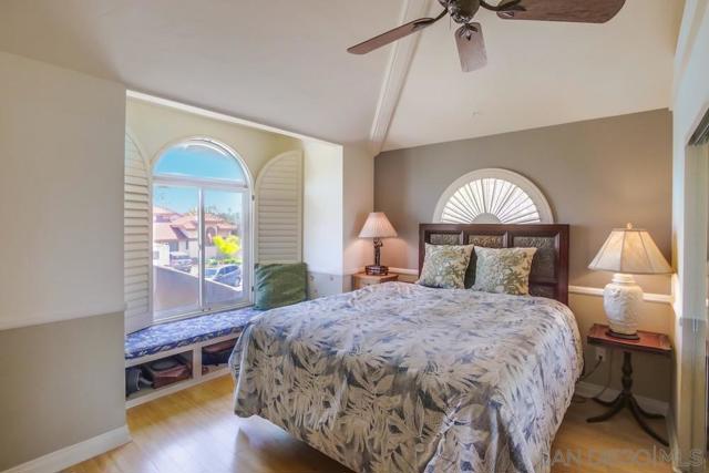 10616 Falcon Rim Pt, San Diego CA: https://media.crmls.org/mediaz/dff2b7e4-ed91-4237-87c6-fb14e9c47002.jpg