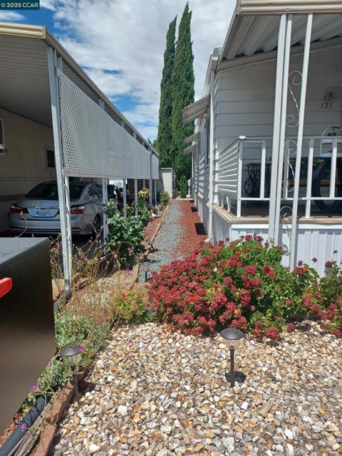 171 Sunset Dr., Pittsburg CA: https://media.crmls.org/mediaz/dff3781d-6aca-480b-aa79-aa15dd01943d.jpg
