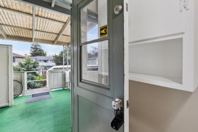 15 Kent Place, Menlo Park CA: https://media.crmls.org/mediaz/dff456bb-331a-4bcc-a91b-965a3924fa6b.jpg
