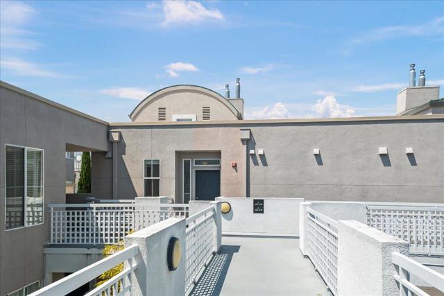 3901 Lick Mill Boulevard, Santa Clara CA: https://media.crmls.org/mediaz/dff462d0-17dd-4953-b1e1-54122ec5057e.jpg