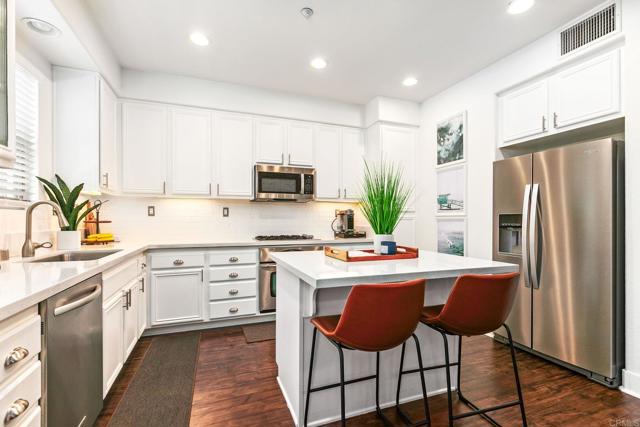 Detail Gallery Image 11 of 51 For 328 Bishop Dr, San Marcos,  CA 92078 - 3 Beds | 2/1 Baths