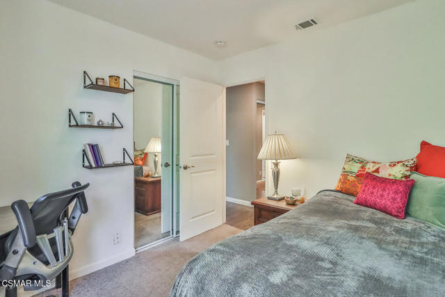 2433 Calle Narciso, Thousand Oaks CA: https://media.crmls.org/mediaz/dff53a9c-a3f4-427b-b57c-baf4918d23ed.jpg