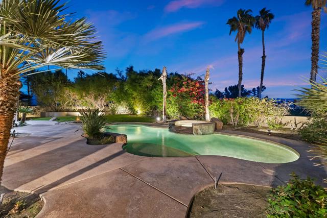 352 Crest Lake Drive, Palm Desert CA: https://media.crmls.org/mediaz/dff546ba-dd52-43f9-9d4f-374b87cb940e.jpg
