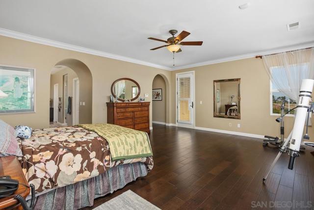 5029 Medalist Ct, Oceanside CA: https://media.crmls.org/mediaz/dff5e6a1-023b-4d88-9d01-ecb8a067ca23.jpg