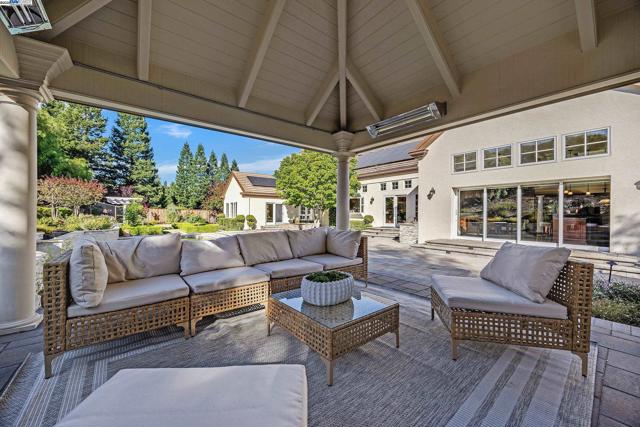 24 Timberview Ct., Danville CA: https://media.crmls.org/mediaz/dff622ad-bdfc-4d60-a904-45e8238023f4.jpg