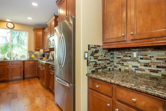 Detail Gallery Image 14 of 68 For 3753 Bergen Peak Pl, Carlsbad,  CA 92010 - 4 Beds | 3/1 Baths