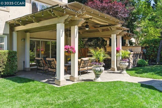 5220 Portillo Valley, San Ramon CA: https://media.crmls.org/mediaz/dff65ea7-9c5f-4f6a-9b4c-bcae0054e1bd.jpg