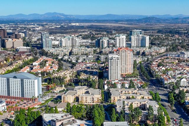3550 Lebon Dr, San Diego CA: https://media.crmls.org/mediaz/dff68c14-8e4a-4217-9ec0-4cc08de15d08.jpg