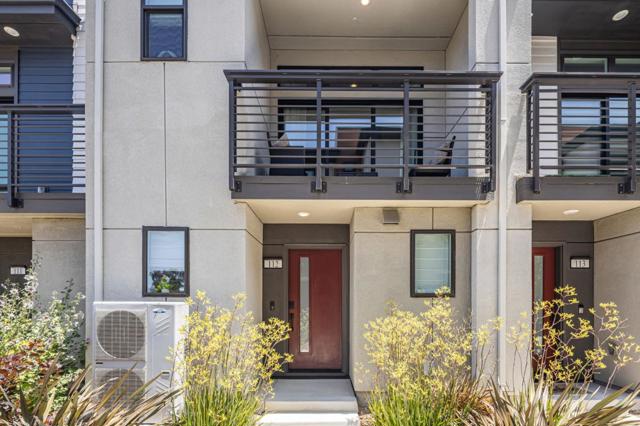 112 Waters Park Circle, San Mateo CA: https://media.crmls.org/mediaz/dff71f8a-ec0f-4ca0-9430-2618f4104b8f.jpg