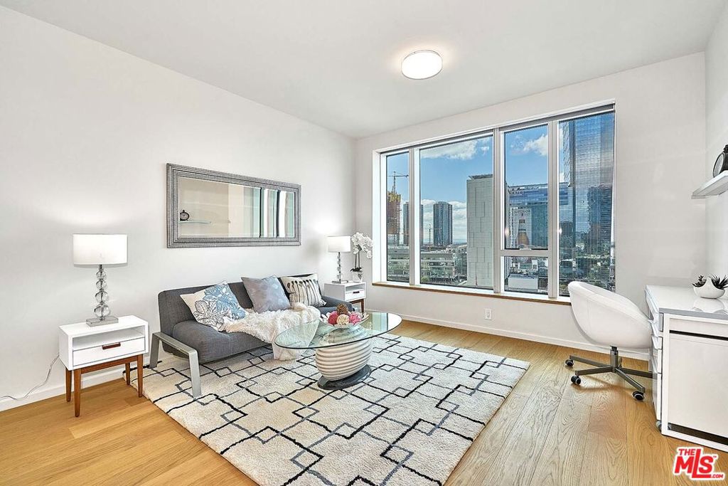 889 Francisco Street #1001
