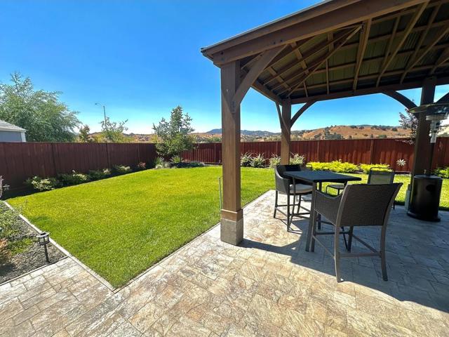 688 Sacramento Way, Hollister CA: https://media.crmls.org/mediaz/dff896d9-4d83-45a2-9e96-0c3597f5c546.jpg