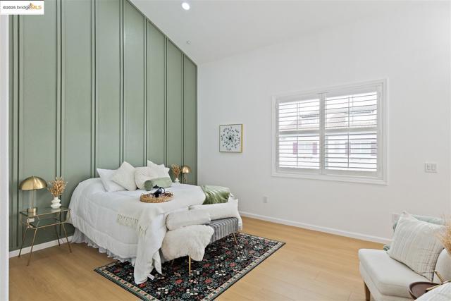 4153 Clarinbridge Cir, Dublin CA: https://media.crmls.org/mediaz/dff8b733-768b-4a74-8d20-d89e6967b5ee.jpg