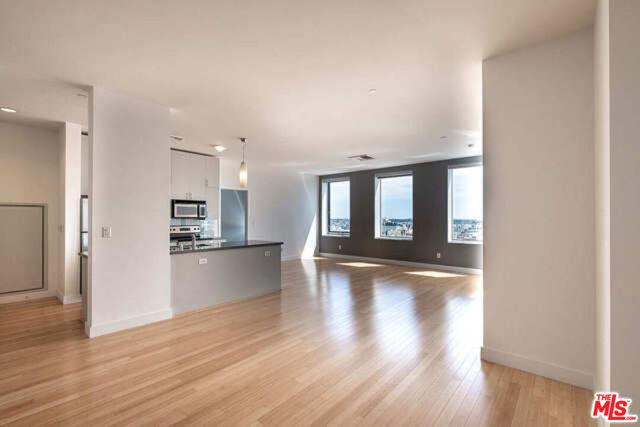 3810 Wilshire Boulevard, Los Angeles CA: https://media.crmls.org/mediaz/dff9819d-e6f8-4f0a-8633-07b468c8cd5c.jpg