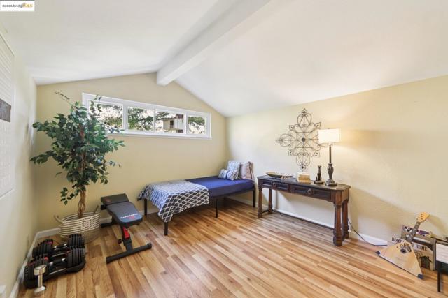 2353 Benham Ct, Walnut Creek CA: https://media.crmls.org/mediaz/dffa2f92-4c44-4596-97be-4b1763a129b2.jpg