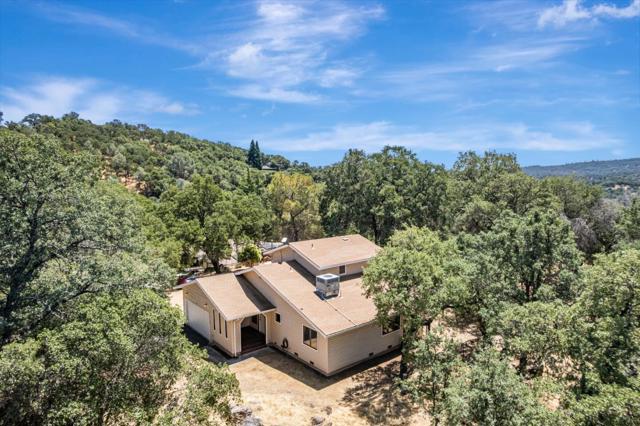 3748 Baldwin Drive, Placerville CA: https://media.crmls.org/mediaz/dffa6a97-6370-4a88-9d08-76588cc5e310.jpg