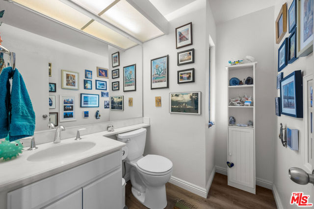 712 Vallejo Villas, Los Angeles CA: https://media.crmls.org/mediaz/dffabd75-a7aa-4ba1-93b2-ae7c03333324.jpg