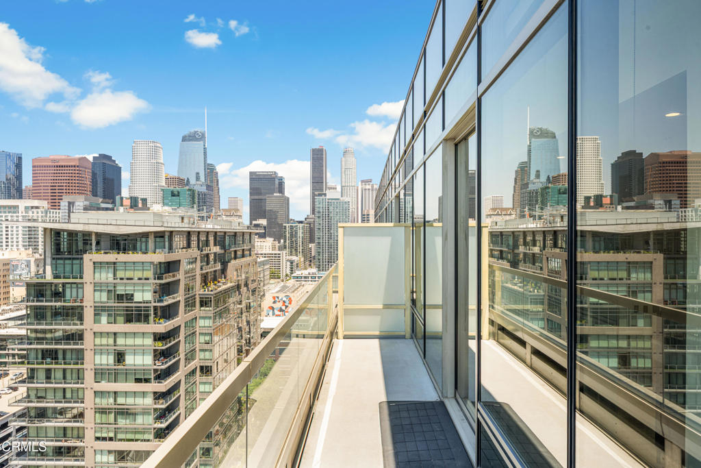 1155 S Grand Avenue #2106