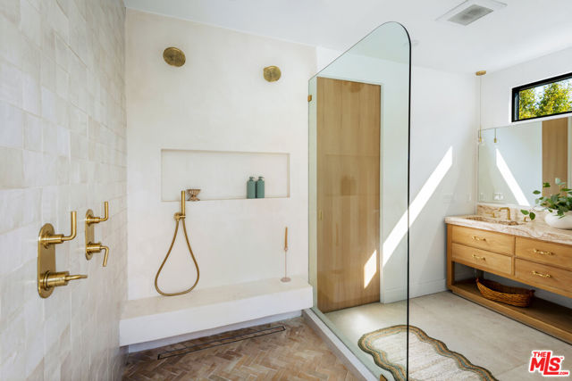 3981 Beethoven Street, Los Angeles CA: https://media.crmls.org/mediaz/dffb8157-d8ef-402e-bd84-980999be2251.jpg