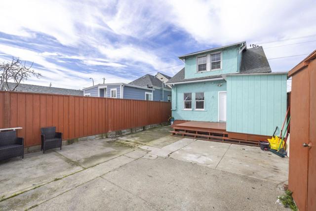 620 22nd Street, Richmond CA: https://media.crmls.org/mediaz/dffbcd55-0c9c-4278-b6f1-0d8fe0dc7769.jpg