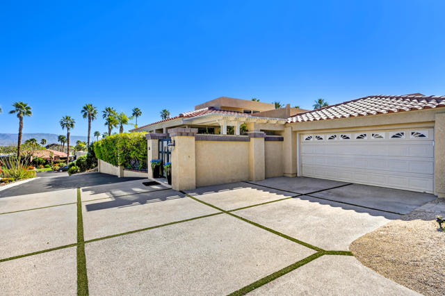 26 Alta Vista, Rancho Mirage CA: https://media.crmls.org/mediaz/dffd3cfd-47af-4891-8457-f3e6b3c6d008.jpg