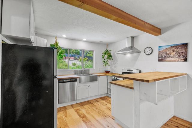 1284 Amesti Road, Corralitos CA: https://media.crmls.org/mediaz/dffd8e48-345d-4c07-8b5c-7dc7c524eafc.jpg