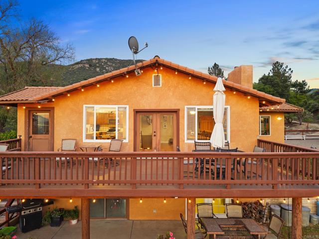 27751 Highway 79, Santa Ysabel CA: https://media.crmls.org/mediaz/dffda746-4bcf-49e1-9fb5-aa1310125a8e.jpg