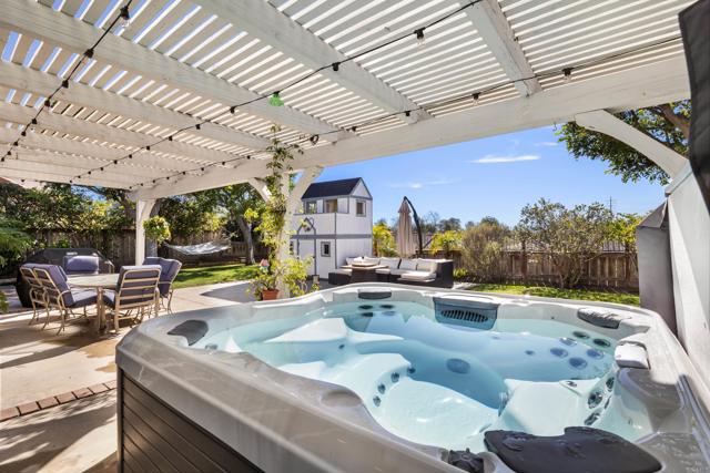 Detail Gallery Image 22 of 28 For 2072 Wandering Rd, Encinitas,  CA 92024 - 4 Beds | 2/1 Baths