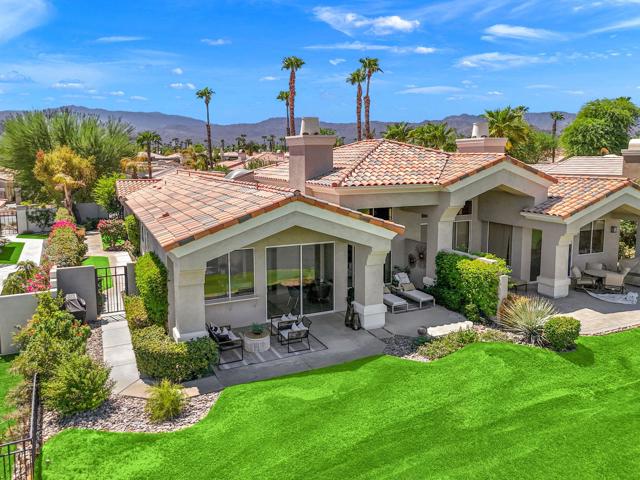 502 Desert Holly Drive, Palm Desert CA: https://media.crmls.org/mediaz/dffe4be2-b9d5-4025-a71c-c213937f99c9.jpg