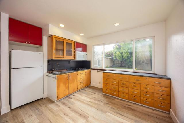 1161 Tamarind Street, Montara CA: https://media.crmls.org/mediaz/dffe5476-31ba-427b-b1b9-bc92905acddf.jpg