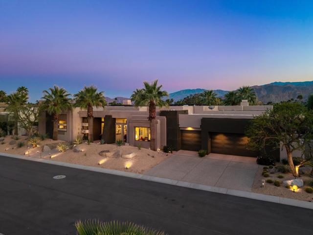 8 Ledgestone Lane, Rancho Mirage CA: https://media.crmls.org/mediaz/dffedbd9-9fcf-4271-a241-21c881aafc2b.jpg