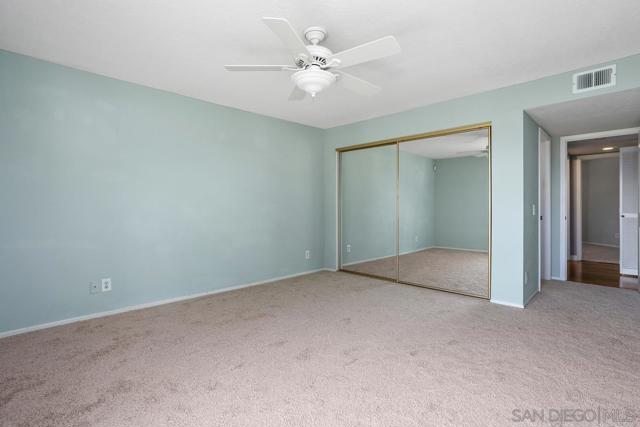 1914 Swallow Ln, Carlsbad CA: https://media.crmls.org/mediaz/dfff651d-9921-4478-99d9-fb442a8f2fe9.jpg