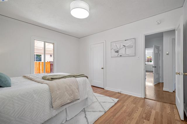 3780 Somerset Ave, Castro Valley CA: https://media.crmls.org/mediaz/dffff0a4-ee1a-451f-a211-d1dec41405cd.jpg